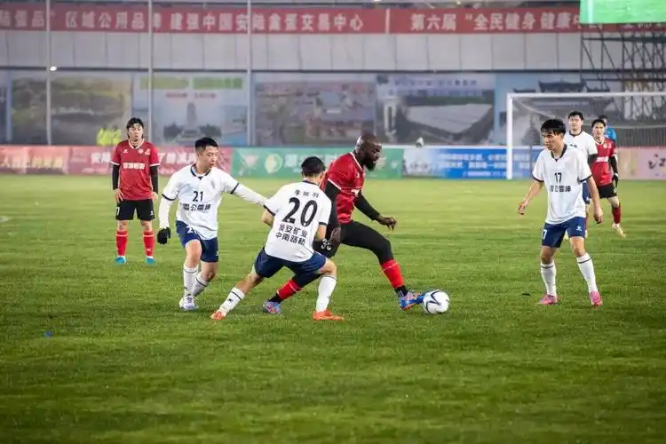 乱码丰满人妻一二三区本以为是个笑话，结果成了主流！ 
